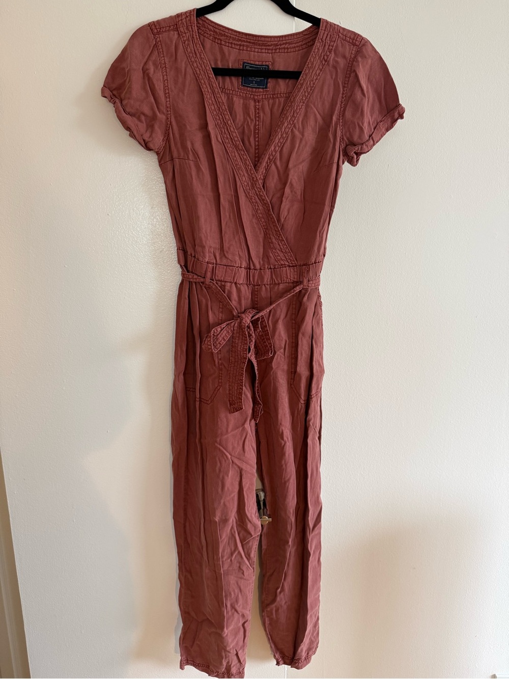 Abercrombie & Fitch - Rusty Pink Short Sleeve Jumpsuit; Size Small